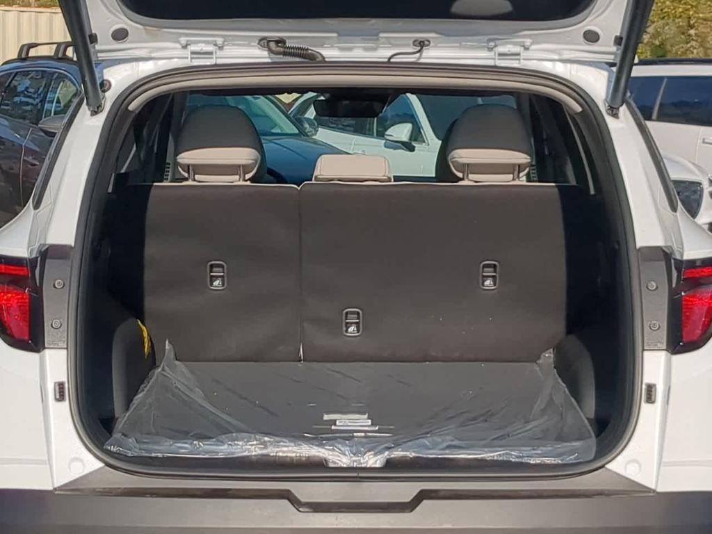 new 2026 Hyundai TUCSON Hybrid car, priced at $35,338