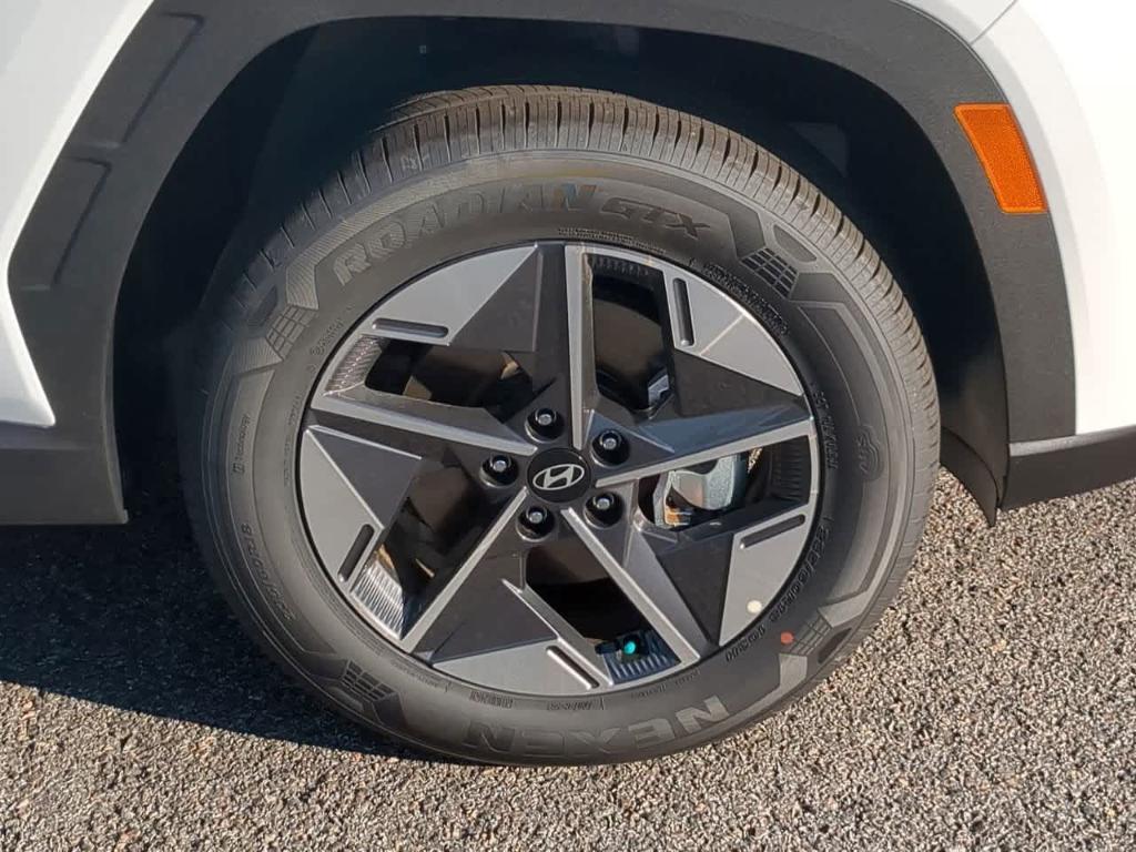 new 2026 Hyundai TUCSON Hybrid car, priced at $35,338