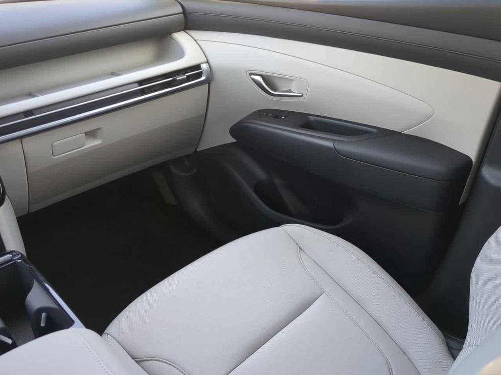 new 2026 Hyundai TUCSON Hybrid car, priced at $35,338