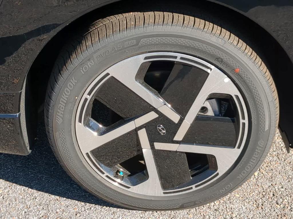 new 2026 Hyundai IONIQ 9 car, priced at $64,040