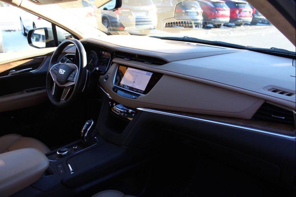 used 2023 Cadillac XT5 car, priced at $29,900