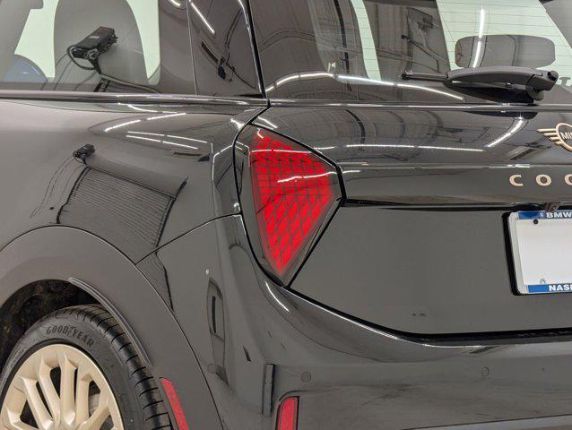 used 2025 MINI Hardtop car, priced at $28,997