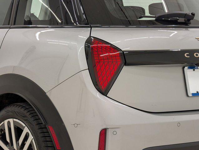 used 2025 MINI Hardtop car, priced at $29,298