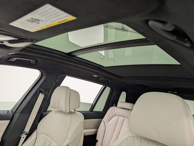 new 2026 BMW X7 car, priced at $100,910