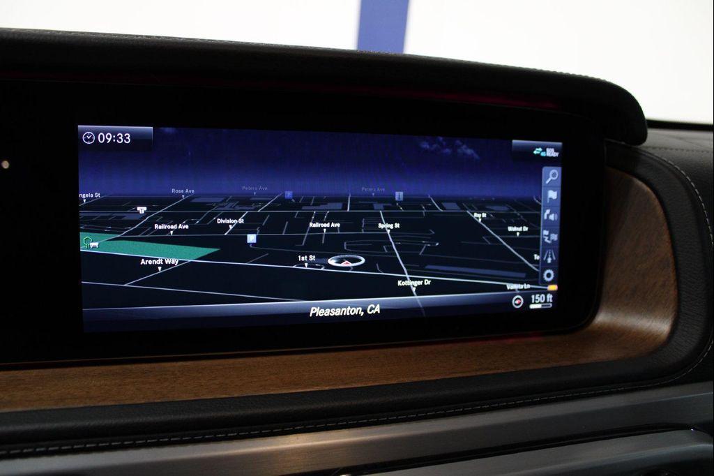 Mercedes-Benz G-Class view 35