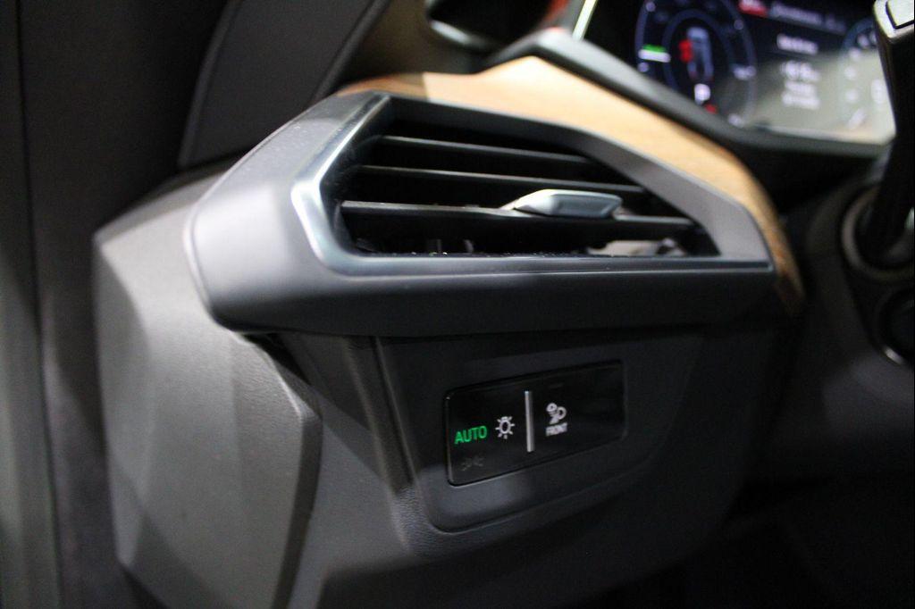 Audi e-tron GT view 25