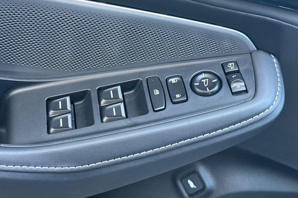 new 2026 Acura MDX car, priced at $61,450
