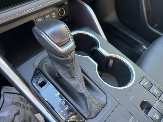 used 2024 Toyota Highlander Hybrid car, priced at $44,995