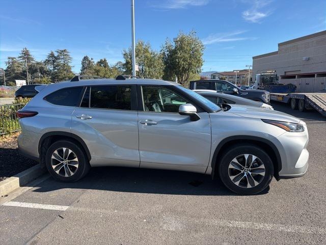 used 2024 Toyota Highlander Hybrid car, priced at $44,995