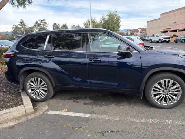 used 2024 Toyota Highlander car, priced at $45,995