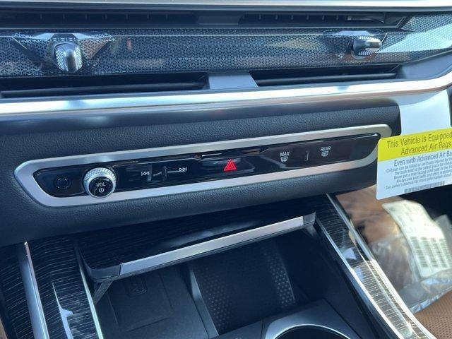 new 2026 BMW X7 car, priced at $100,130