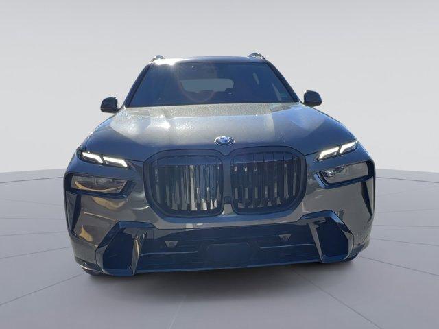 new 2026 BMW X7 car, priced at $100,130