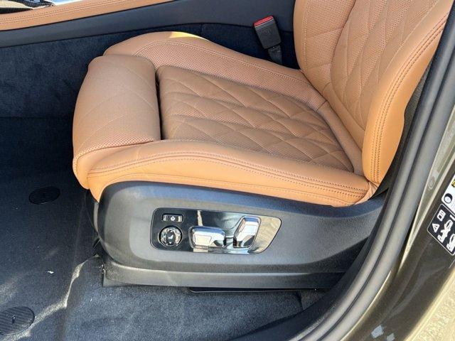 new 2026 BMW X7 car, priced at $100,130