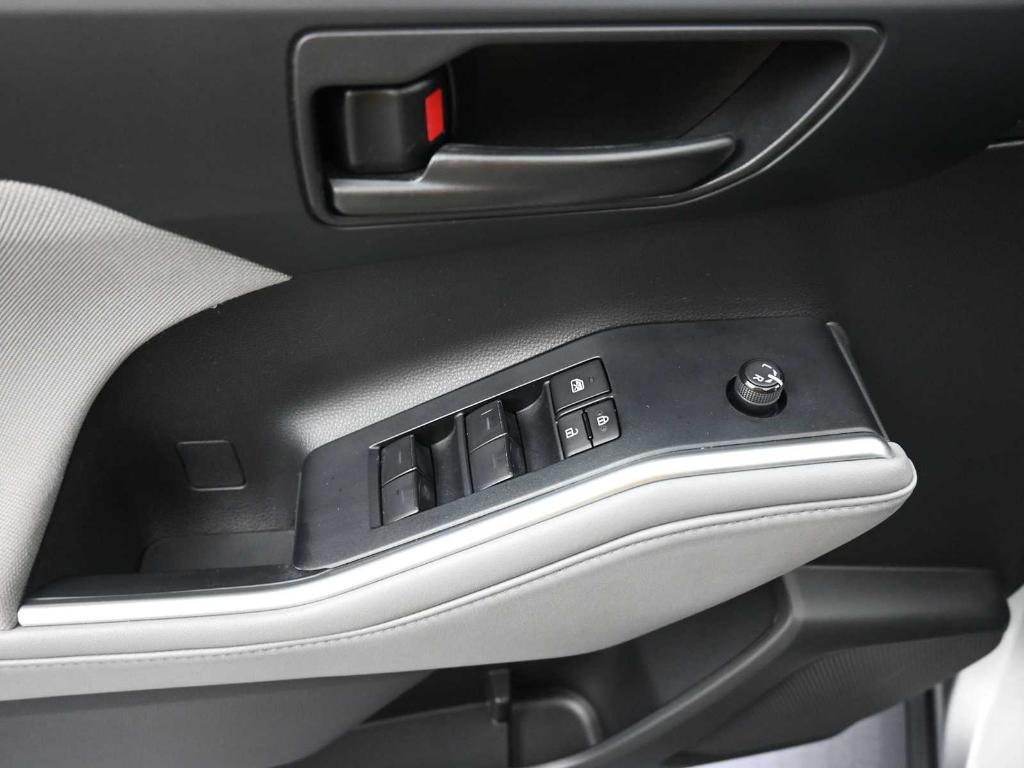 used 2022 Toyota Highlander car, priced at $29,973