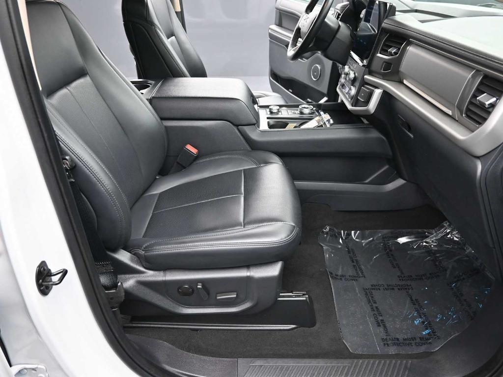 used 2024 Ford Expedition car, priced at $46,473