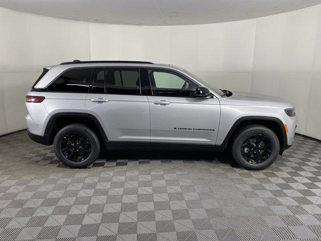 new 2026 Jeep Grand Cherokee car, priced at $45,505