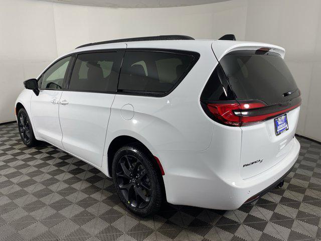 new 2026 Chrysler Pacifica car, priced at $52,645