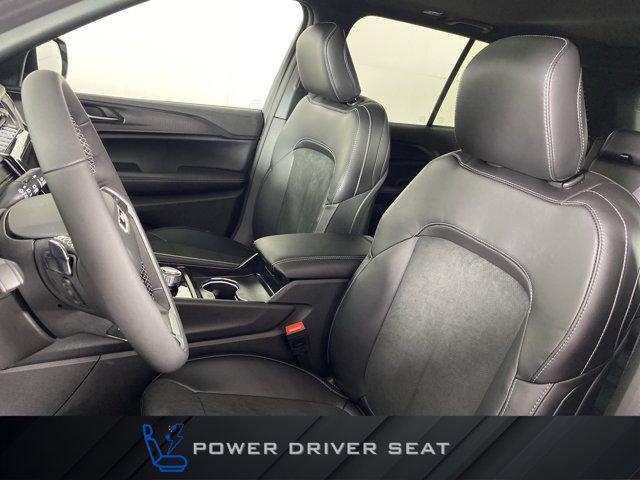 new 2025 Jeep Grand Cherokee car, priced at $43,540