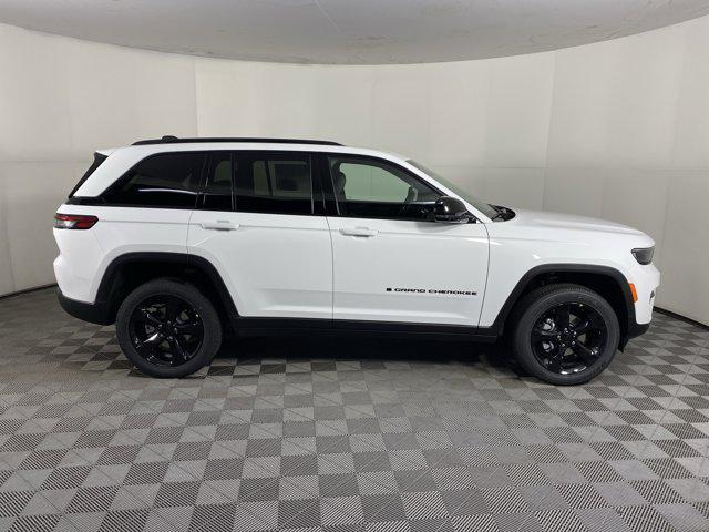 new 2025 Jeep Grand Cherokee car, priced at $43,540