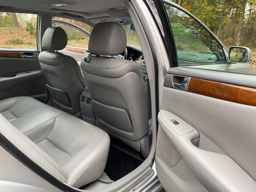 used 2005 Lexus ES 330 car, priced at $4,995