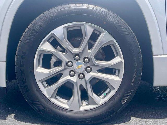 2018 Silver Ice Metallic Chevrolet Traverse