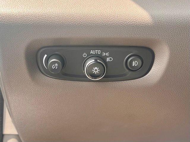 2018 Silver Ice Metallic Chevrolet Traverse
