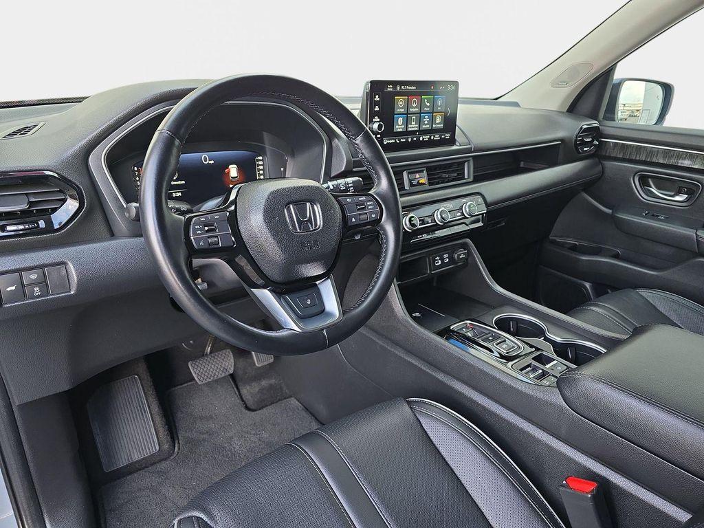 used 2023 Honda Pilot car, priced at $41,732