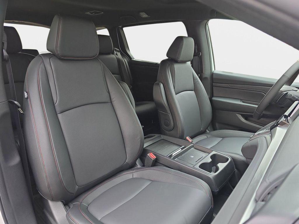 new 2026 Honda Odyssey car, priced at $45,845