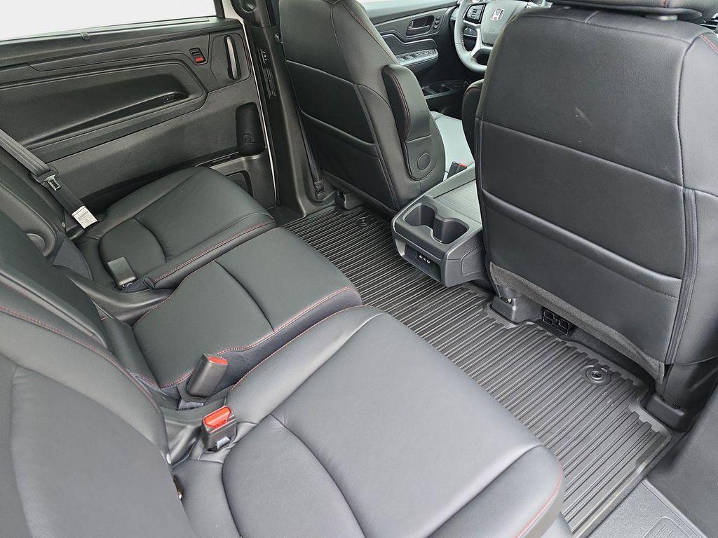 new 2026 Honda Odyssey car, priced at $45,845