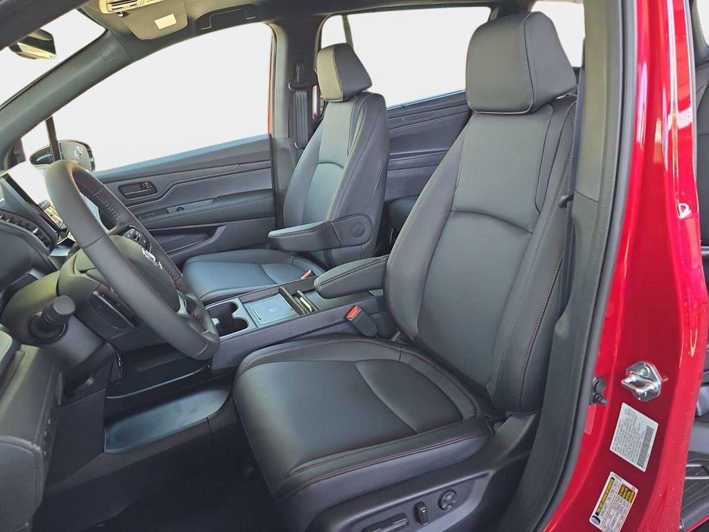 new 2026 Honda Odyssey car, priced at $44,248