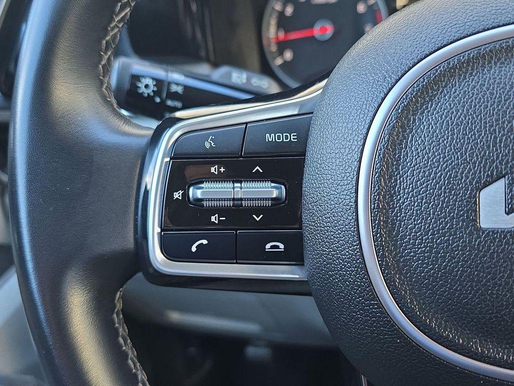 used 2023 Kia Sorento car, priced at $25,999
