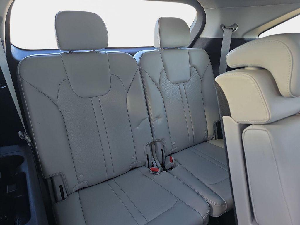 used 2023 Kia Sorento car, priced at $25,999