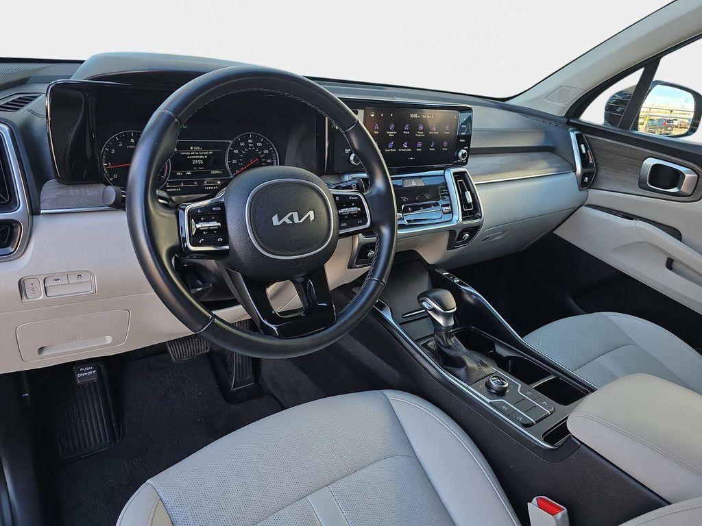 used 2023 Kia Sorento car, priced at $25,999