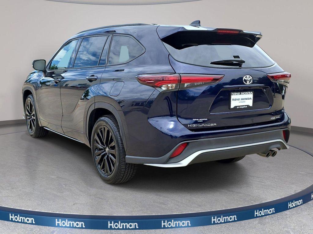 used 2025 Toyota Highlander car, priced at $44,395