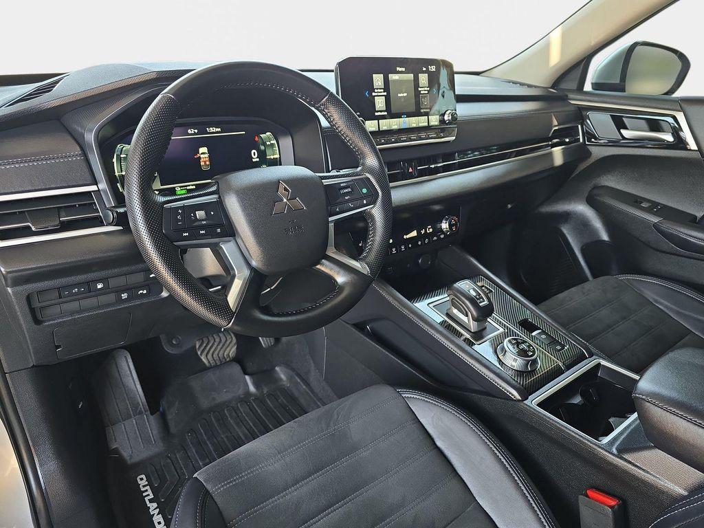 used 2025 Mitsubishi Outlander car, priced at $34,895