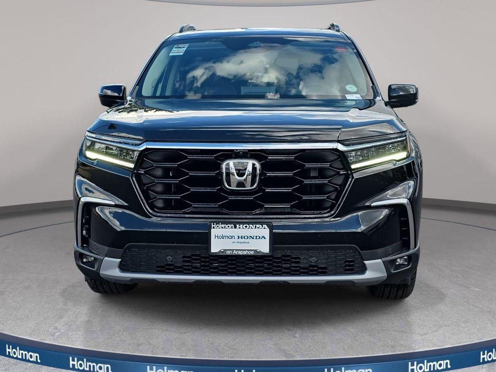 new 2025 Honda Pilot car, priced at $53,680