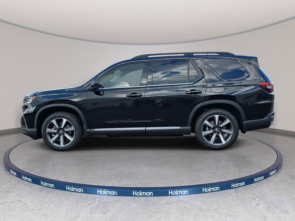 new 2025 Honda Pilot car, priced at $53,680