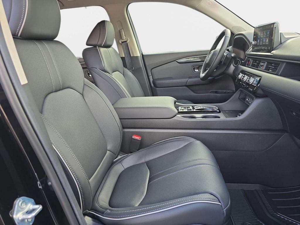 new 2025 Honda Pilot car, priced at $53,680