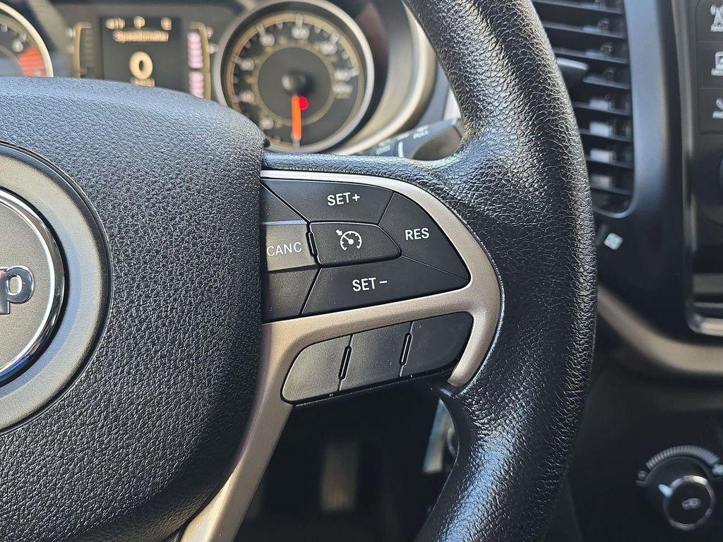 used 2016 Jeep Cherokee car, priced at $13,188