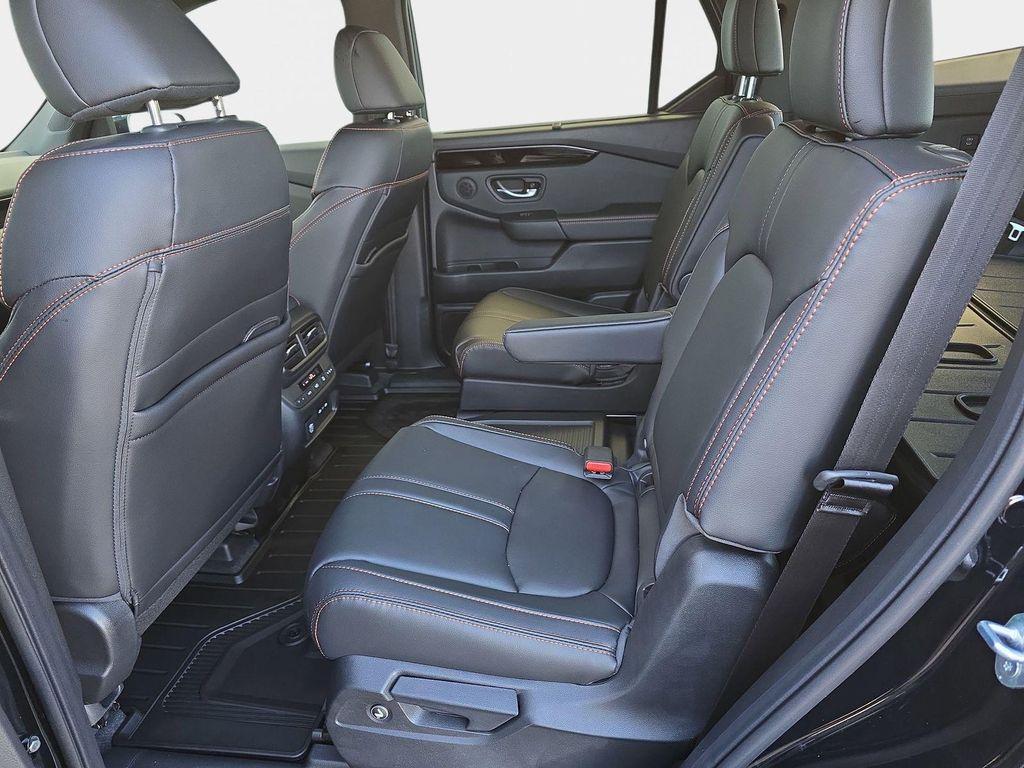 new 2025 Honda Pilot car, priced at $50,000