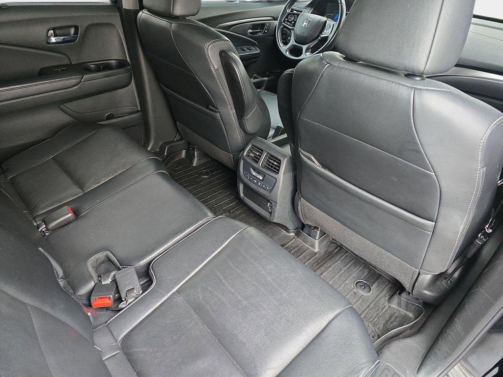 used 2022 Honda Pilot car, priced at $23,799