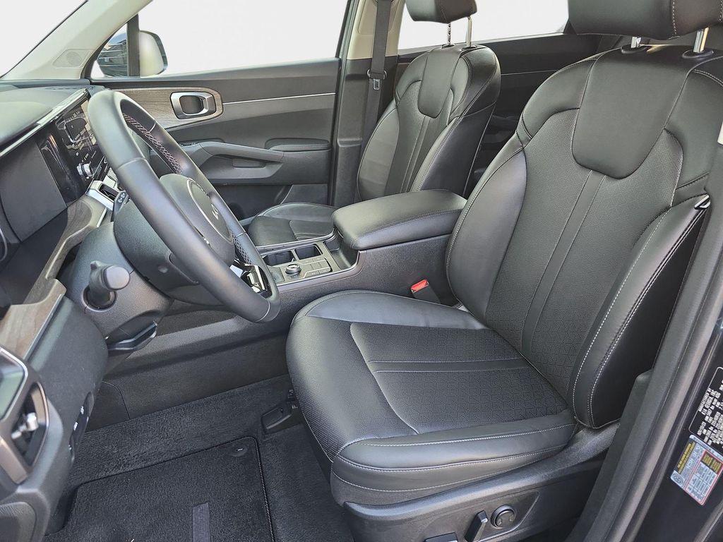 used 2023 Kia Sorento car, priced at $29,985