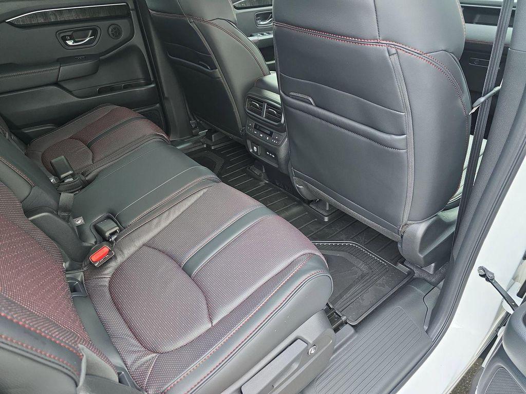 new 2025 Honda Pilot car, priced at $56,530