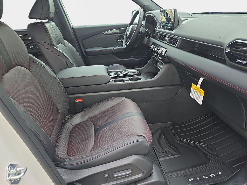 new 2025 Honda Pilot car, priced at $56,530