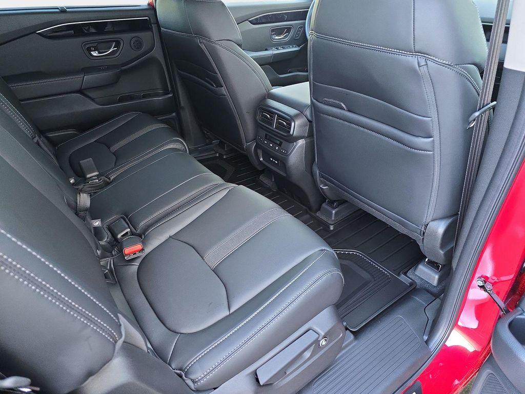 new 2025 Honda Pilot car, priced at $45,245