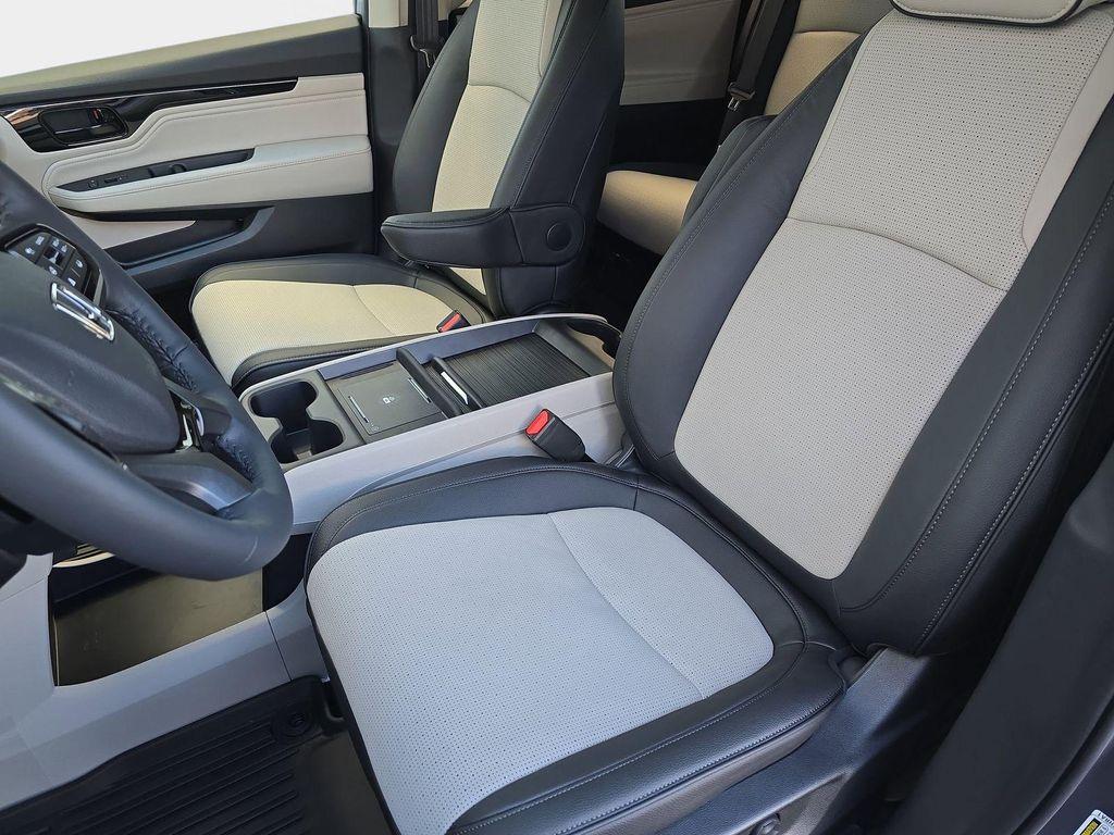 new 2026 Honda Odyssey car, priced at $53,190