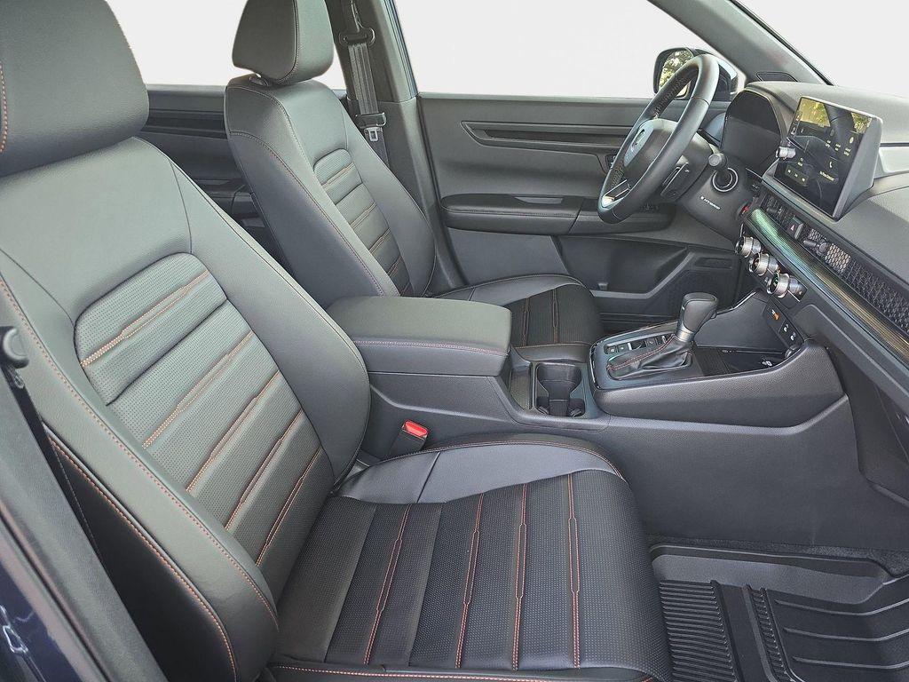 new 2026 Honda CR-V Hybrid car, priced at $41,675