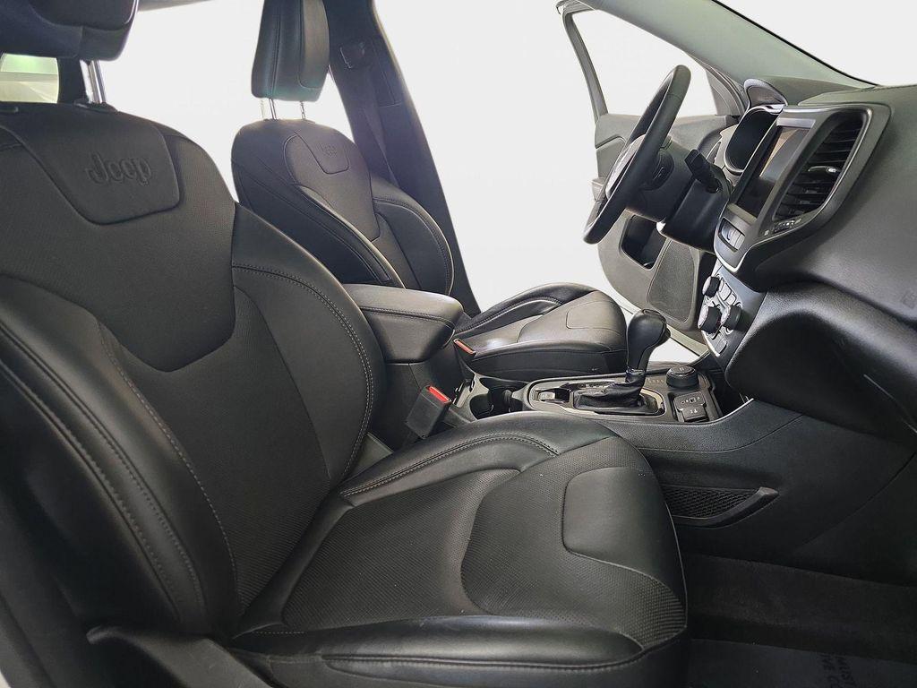 used 2023 Jeep Cherokee car, priced at $20,490