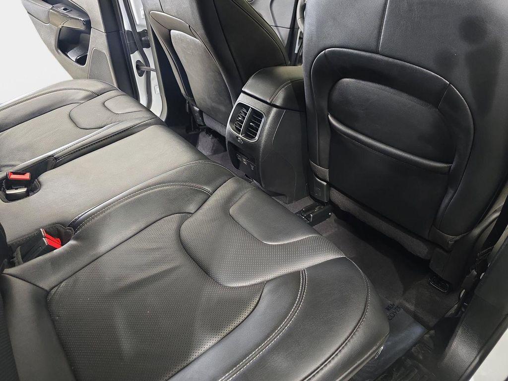 used 2023 Jeep Cherokee car, priced at $20,490