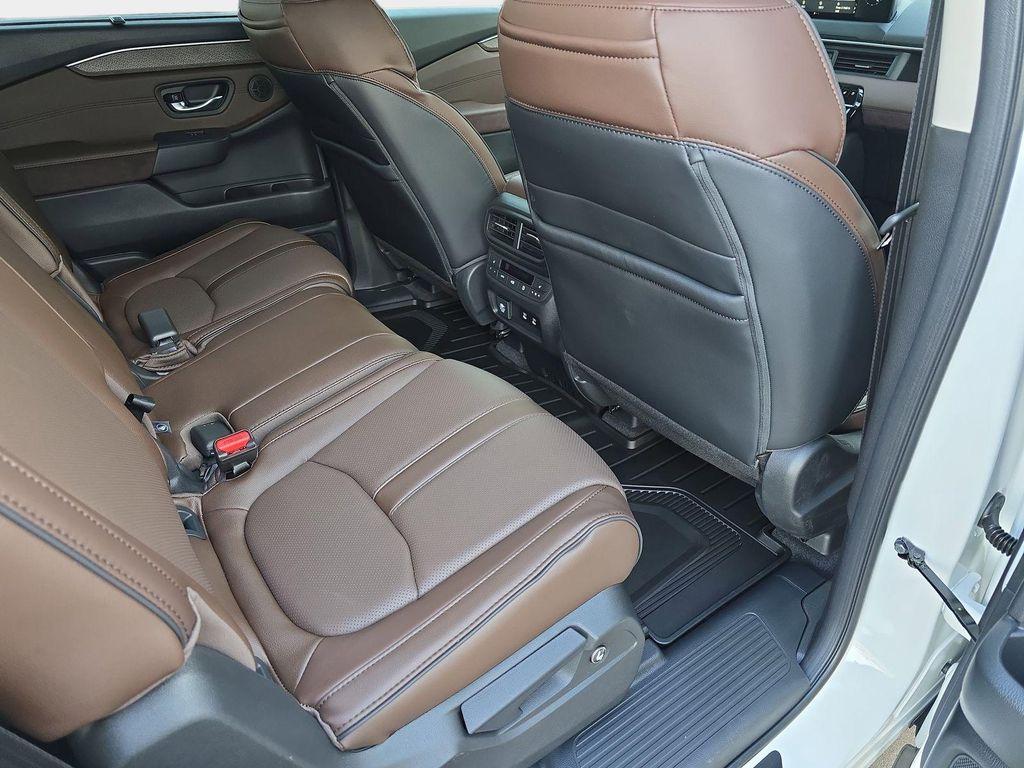 new 2026 Honda Pilot car, priced at $56,195